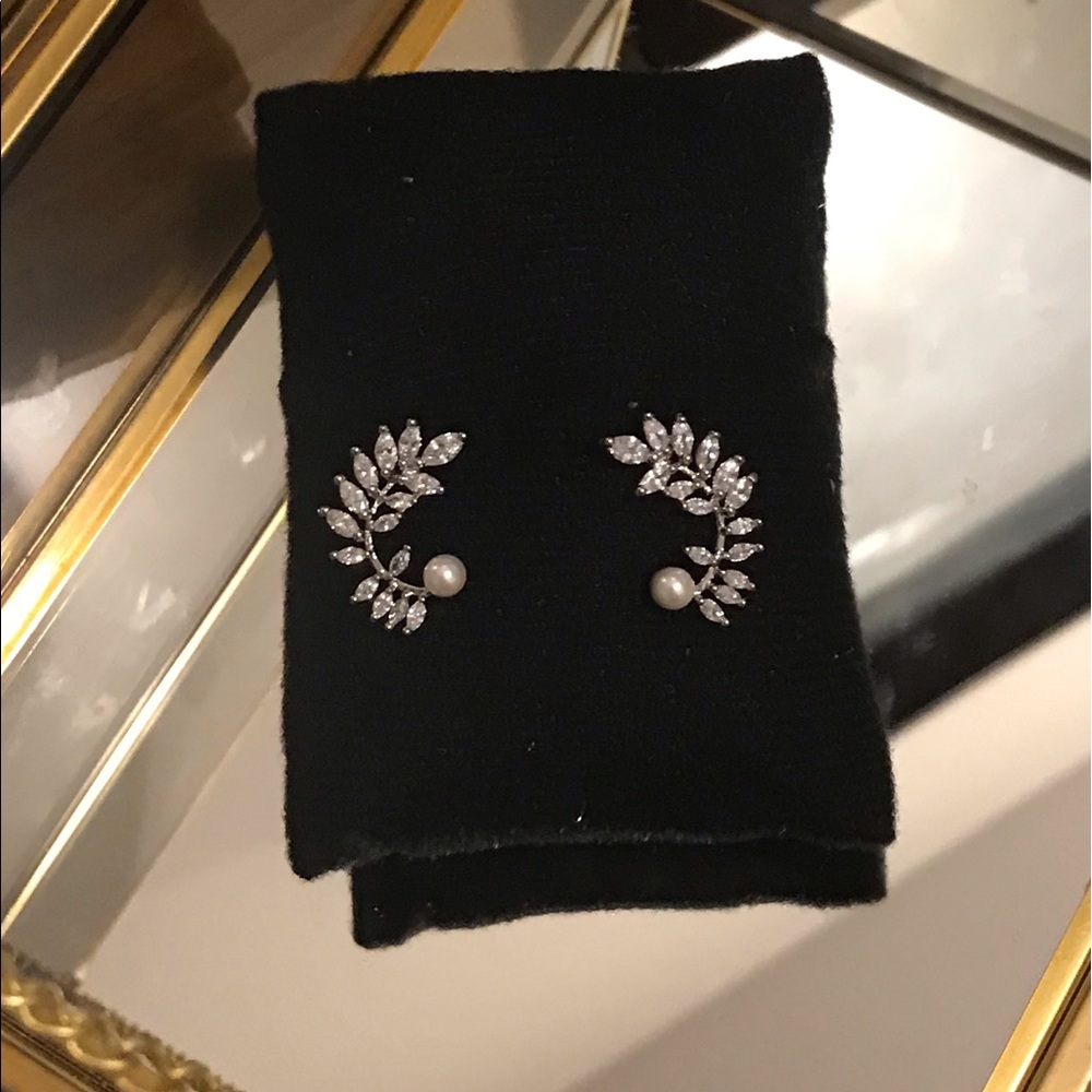 Zirconia earrings (NWOT)